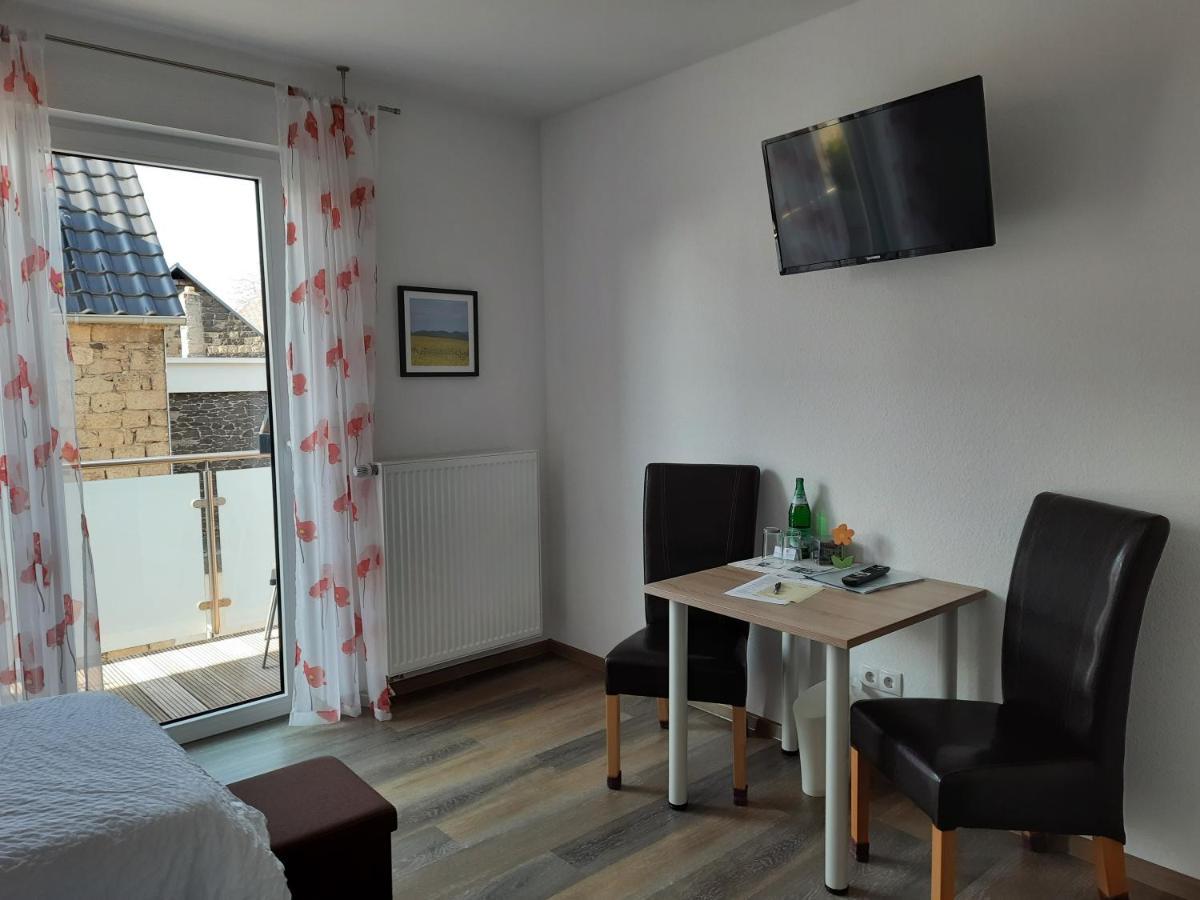 Gaestehaus Am Hochsimmer Ettringen エクステリア 写真