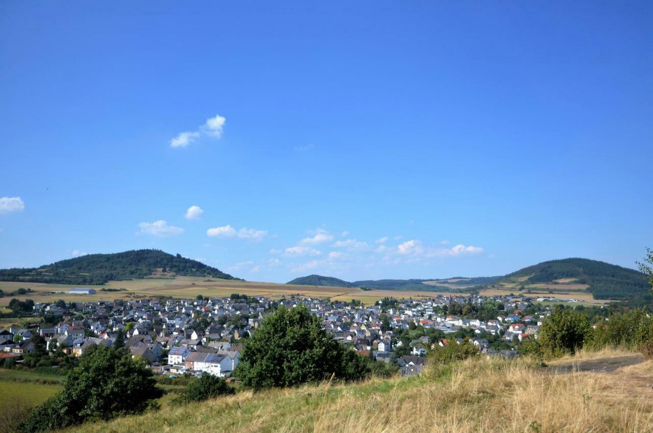 Gaestehaus Am Hochsimmer Ettringen エクステリア 写真